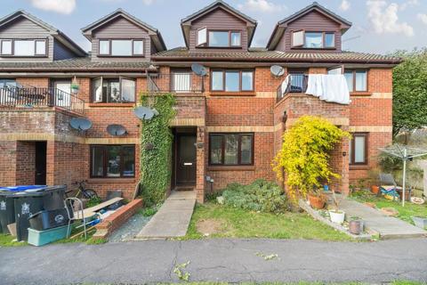 1 bedroom flat for sale, Maypole Road, Taplow, Maidenhead, Buckinghamshire, SL6 0NF