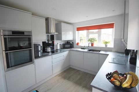 12 Abbeyfields Close, Netley Abbey, Southampton, SO31 5GR
