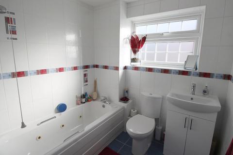 12 Abbeyfields Close, Netley Abbey, Southampton, SO31 5GR