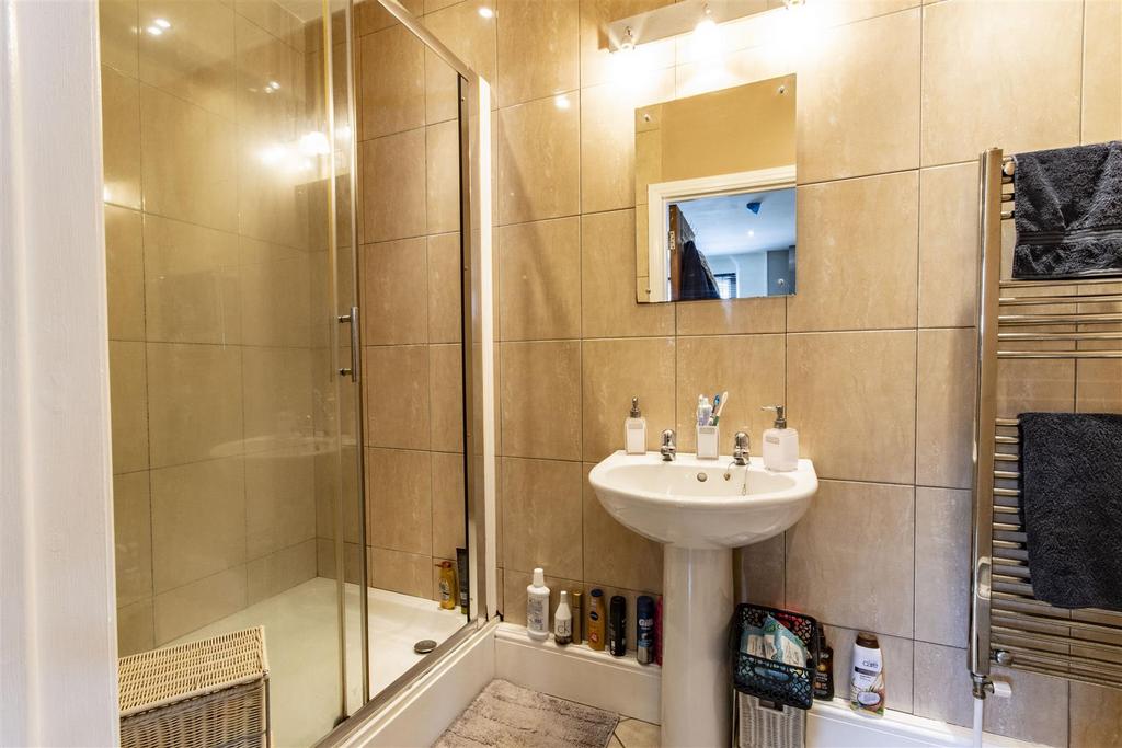 Apartment 5 - Shower Room