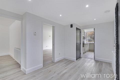 3 bedroom apartment for sale, The Albany, Woodford Green IG8