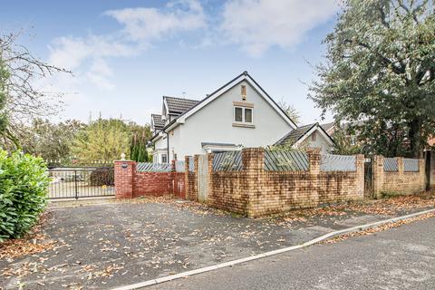 4 bedroom detached house for sale, Stryd Silurian, Pontyclun CF72