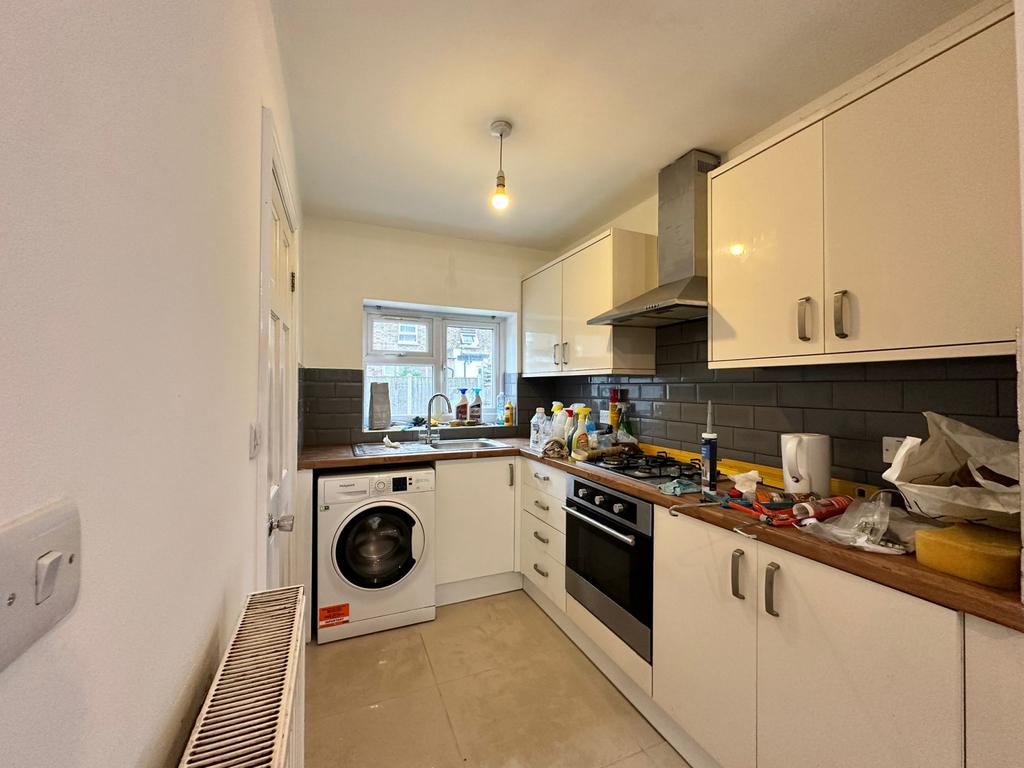 Spacious Four Bedroom Family Home with Garden and