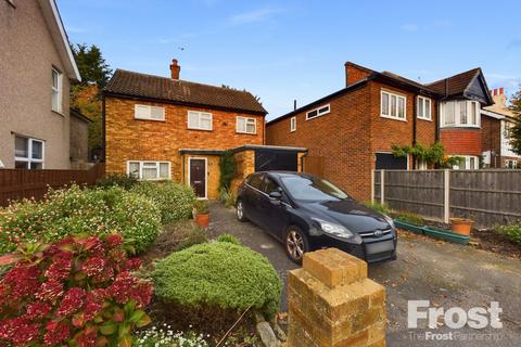 3 bedroom detached house for sale, Clarendon Road, Ashford, Surrey, TW15