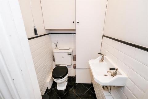 33 Beresford Road, London, E4 6EE