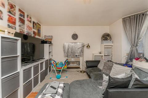 2 bedroom flat for sale, Worcesters Avenue, Enfield