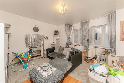 2 bedroom flat for sale, Worcesters Avenue, Enfield