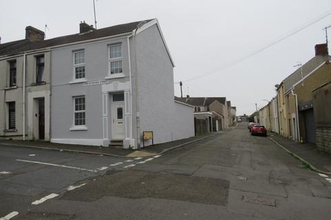 3 bedroom end of terrace house for sale, Christopher Street, Llanelli SA15