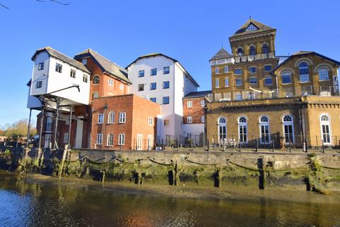 3 bedroom apartment to rent, East Street, Colchester, Essex, CO1