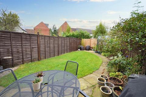 3 bedroom semi-detached house for sale, Chaffinch Chase, Gillingham