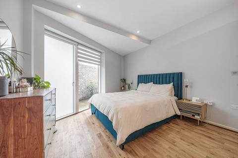 2 bedroom flat for sale, Copenhagen Street, Islington