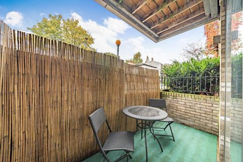 2 bedroom flat for sale, Copenhagen Street, Islington, London, N1