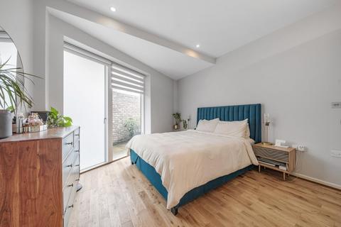 2 bedroom flat for sale, Copenhagen Street, Islington, London, N1