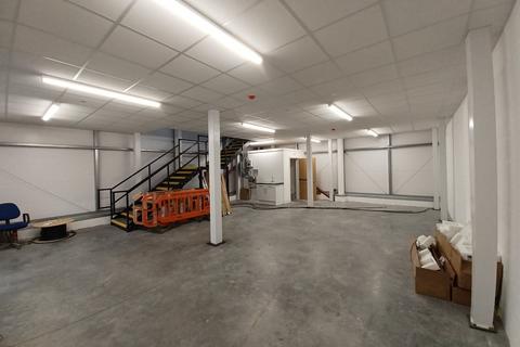 Warehouse to rent, Unit 13 Parvaneh Park, Embankment Way, Ringwood, BH24 1WL