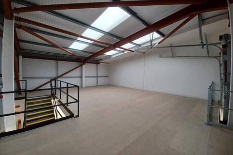 Warehouse to rent, Unit 13 Parvaneh Park, Embankment Way, Ringwood, BH24 1WL