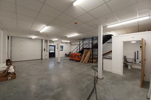 Warehouse to rent, Unit 13 Parvaneh Park, Embankment Way, Ringwood, BH24 1WL