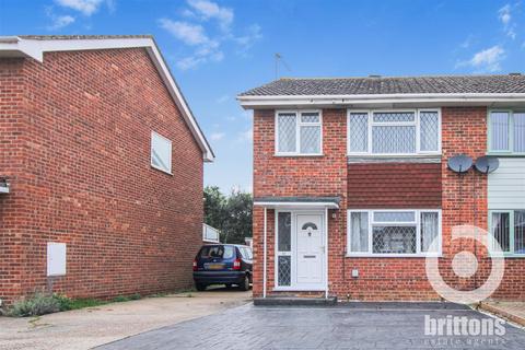 3 bedroom semi-detached house for sale, Gaskell Way, King's Lynn