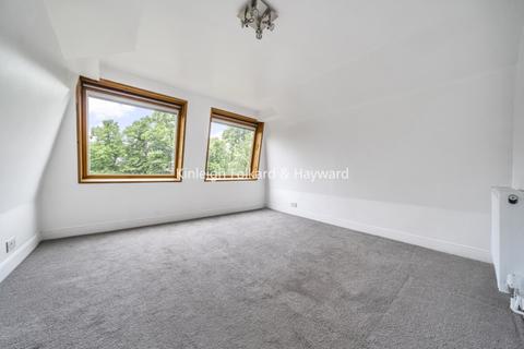 2 bedroom apartment to rent, Rosendale Road London SE21