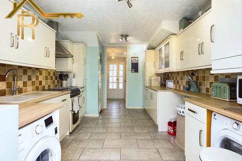 4 bedroom house for sale, Kingsbridge Road, Romford RM3