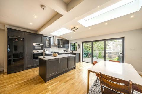 5 bedroom semi-detached house for sale, Cheviot Road, London SE27