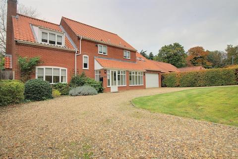 5 bedroom detached house to rent, Vicarage Meadows, Dereham, Norfolk