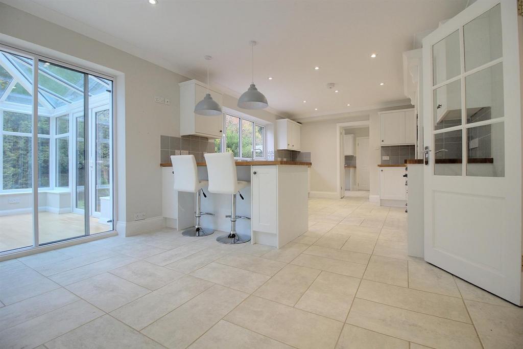 Kitchen dining room.jpg