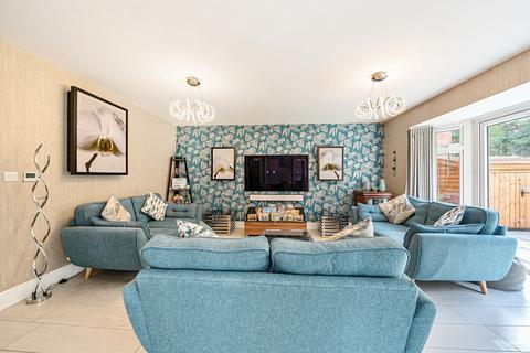 41 Heatherfields Way, Whitehill, Bordon, GU35 9DN