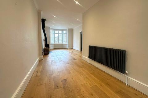 3 bedroom terraced house to rent, Collins Road, Southsea Unfurnished