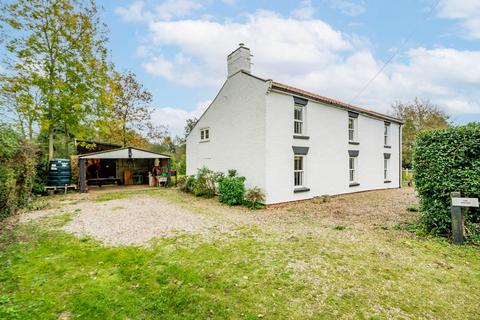 4 bedroom detached house for sale, Low Road, Haddiscoe