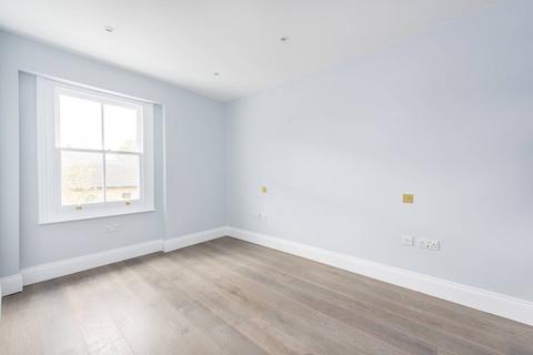 2 bedroom flat for sale, Goldhwak Road, Shepherd's Bush, London, W12