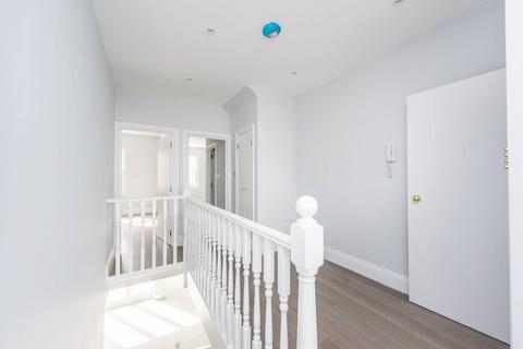 3 bedroom flat for sale, Goldhawk Road, Shepherd's Bush, London, W12