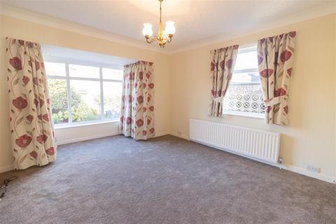 2 bedroom bungalow to rent, Fairfield Drive, Marden