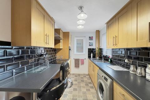 80 Adelaide Drive, Colchester, CO2 8UT