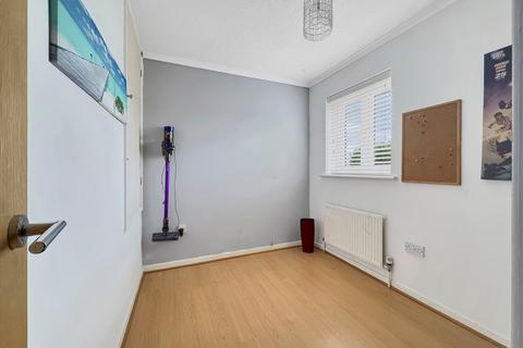 80 Adelaide Drive, Colchester, CO2 8UT