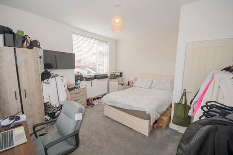 4 bedroom end of terrace house for sale, South Street, Rugby, CV21