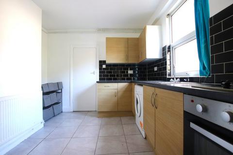 1 bedroom flat to rent, Madron Street, London, SE17