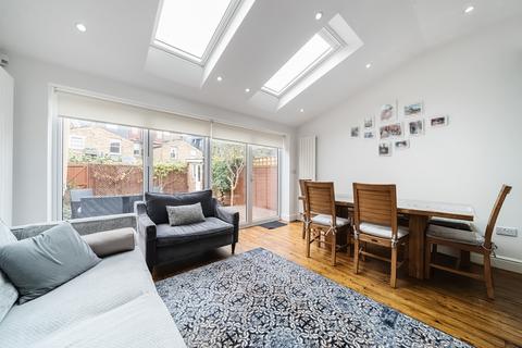 4 bedroom terraced house for sale, Loveday Road, London