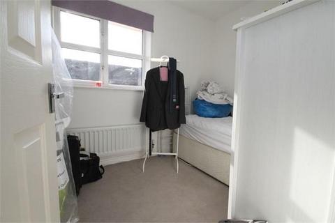 2 bedroom terraced house to rent, Bakers Gardens, CARSHALTON