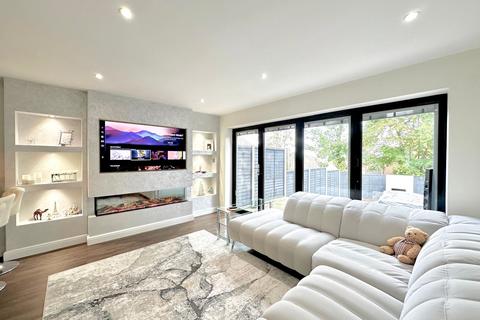 31 Halliday Close, Shenley, Radlett, WD7 9JZ