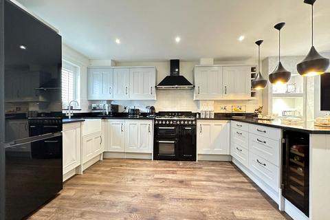 31 Halliday Close, Shenley, Radlett, WD7 9JZ