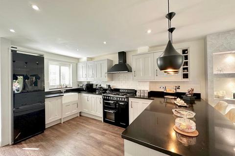 31 Halliday Close, Shenley, Radlett, WD7 9JZ