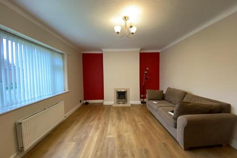 2 bedroom flat to rent, Woodlawn Court, Whalley Range, Manchester