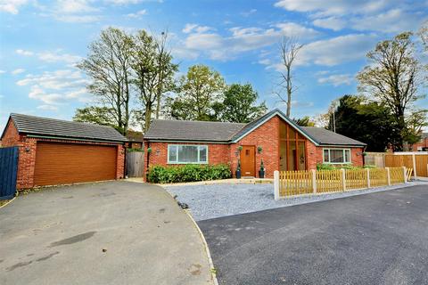 3 bedroom bungalow for sale, Woodchurch Road, Arnold, Nottingham