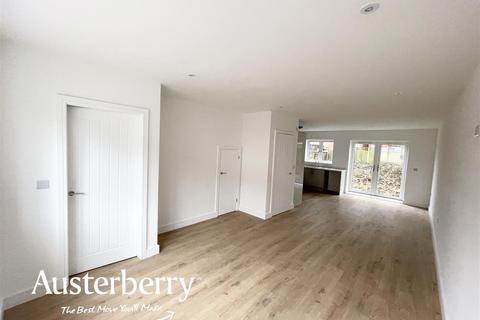 2 bedroom townhouse for sale, London Road, Stoke-On-Trent ST4