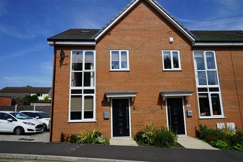 3 bedroom townhouse to rent, Rivington Place, Blackrod