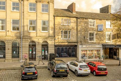 Retail property (high street) to rent, High Street, Skipton