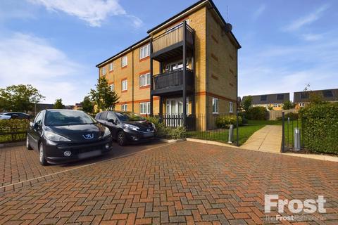 2 bedroom apartment for sale, Laburnum Way, Staines-upon-Thames, Surrey, TW19