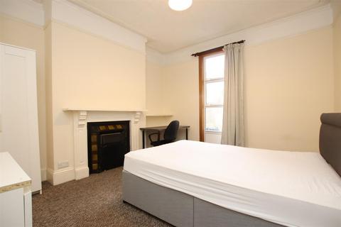 7 bedroom terraced house to rent, Newbridge Road, Bath BA1