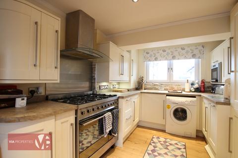 3 bedroom flat for sale, Burford Street, Hoddesdon EN11