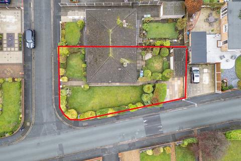 2 bedroom semi-detached bungalow for sale, Wildwood Grove, Paddington, WA1